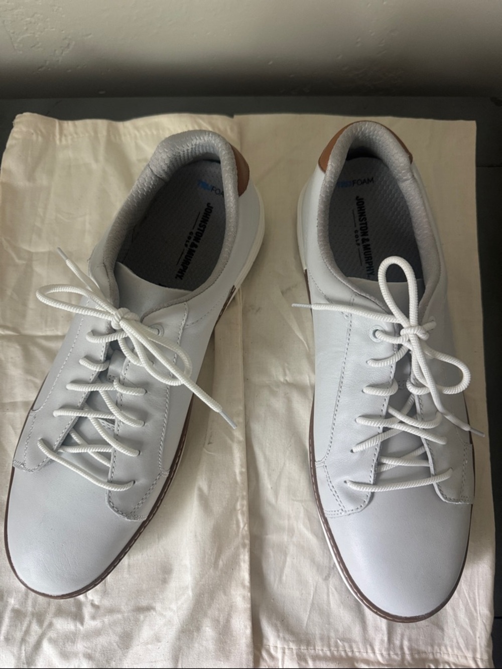 Men's White Leather Lace-Up Golf Shoes with Tan Heel Accent